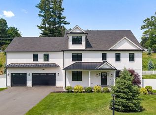 1 Lincoln Ct, Medfield, MA 02052
