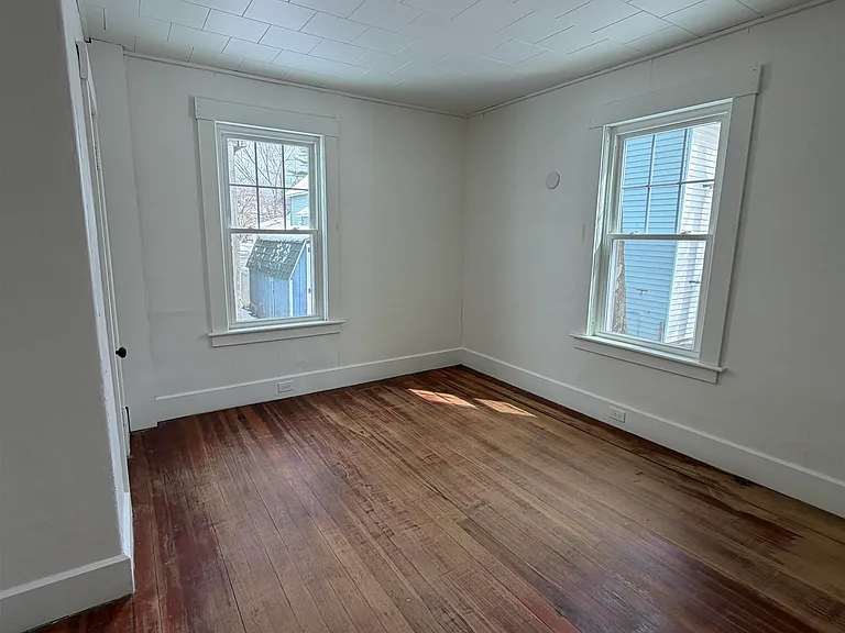 78 Central St — Photo 10