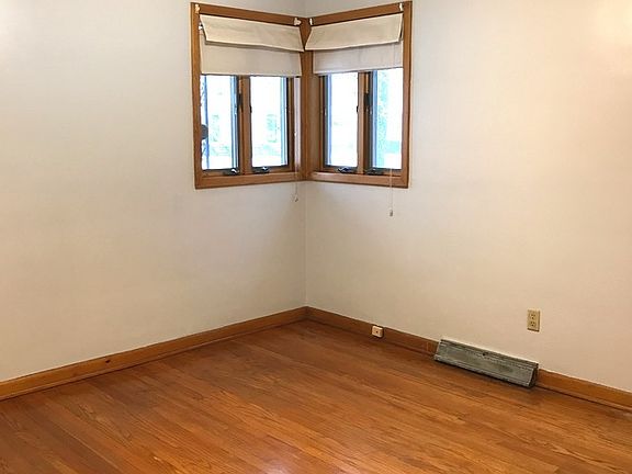 2nd image of 607 Mackinaw Ave