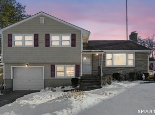 66 Bridgeview Place, Stratford, CT 06614