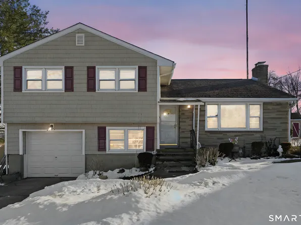 66 Bridgeview Place, Stratford, CT 06614