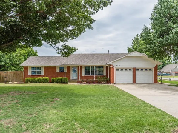 920 NW 32nd St, Moore, OK 73160