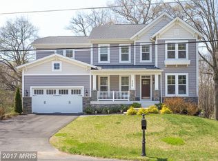 2738 Oldewood Dr, Falls Church, VA 22043