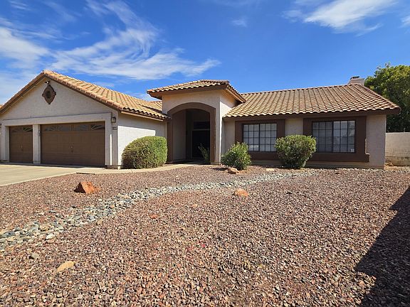 3rd image of 11007 W COTTONWOOD Lane