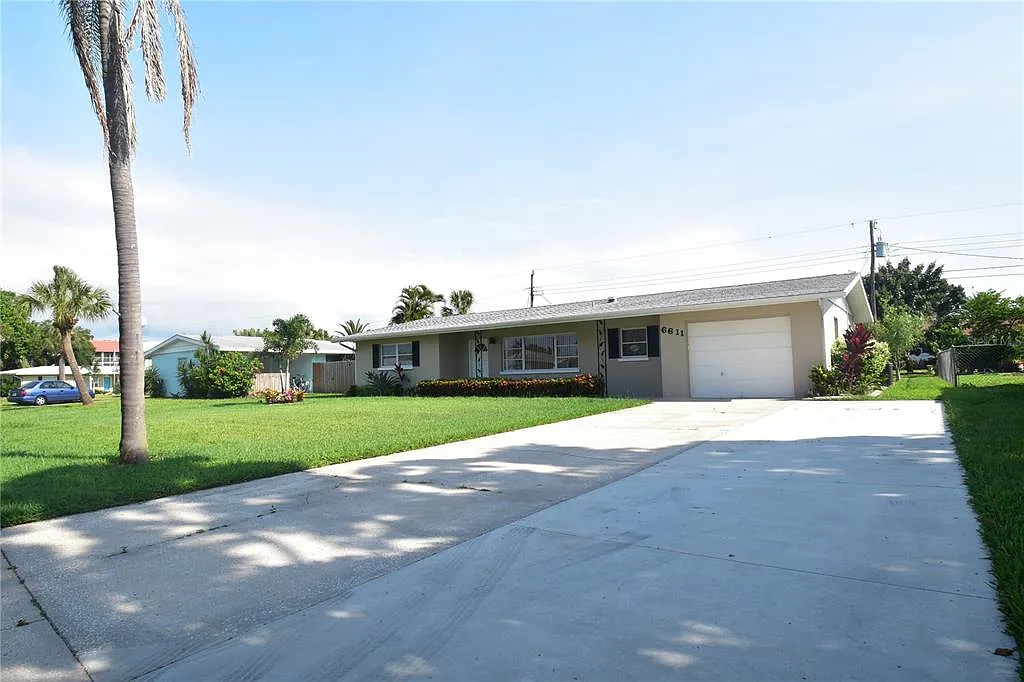 2 bed, 2.0 bath, 1415 sqft, $2,550 — Photo 1