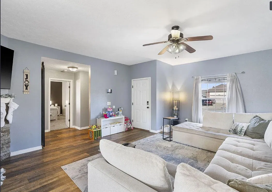3 bed, 1402 sqft, $1,600 — Photo 3
