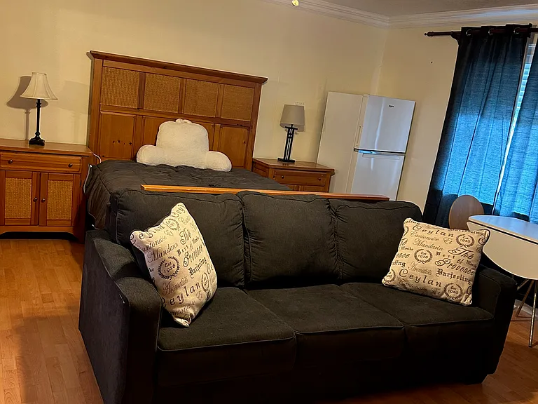 Master bedroom with queen bed set