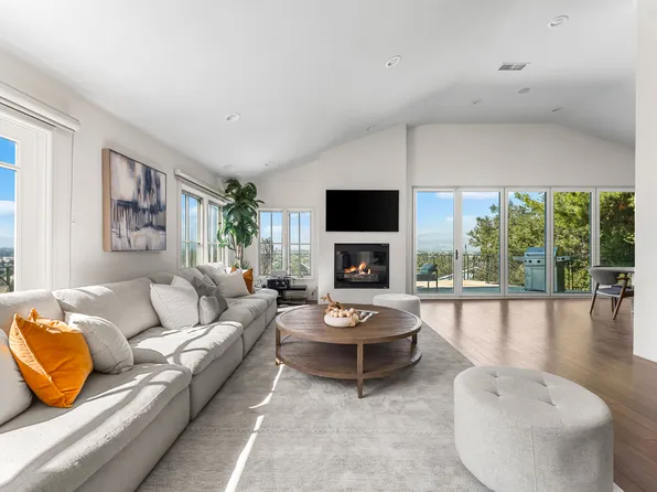 3782 Berry Dr, Studio City, CA 91604