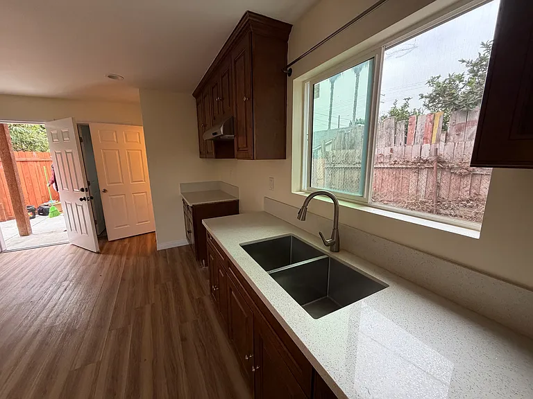 2134 E Shauer St — Photo 12
