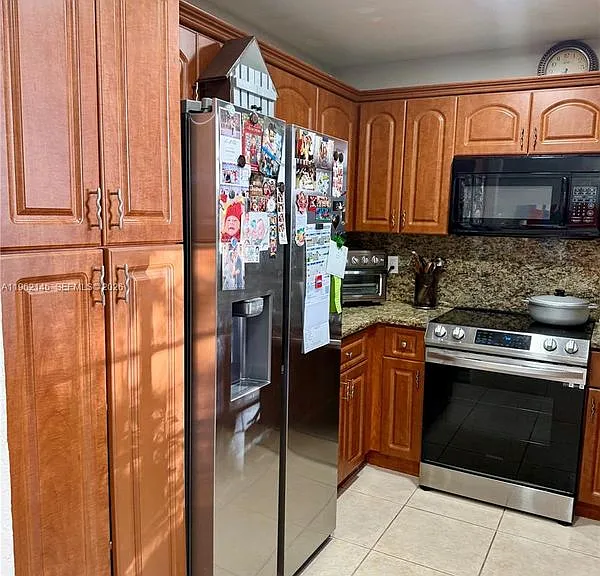 16811 NW 14th Ave — Photo 1