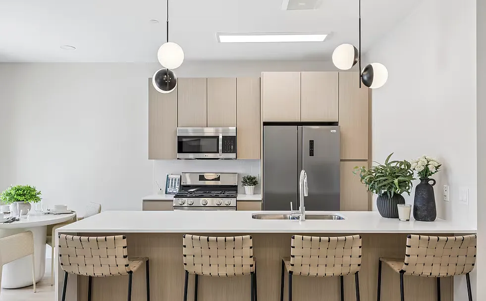 Paramount Apartments & Townhomes — Photo 2