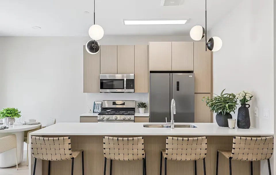 Paramount Apartments & Townhomes