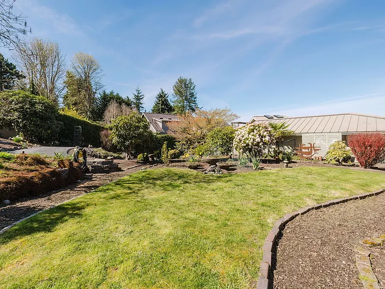 5834 Packard Ln NE — Photo 51