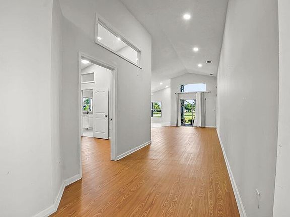 3rd image of 5025 Robino Circle