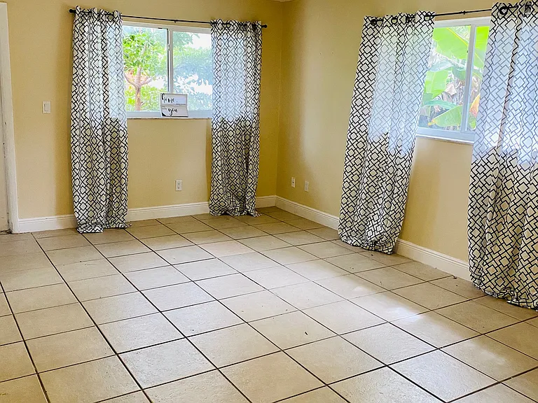 1836 Adams St #1 — Photo 2