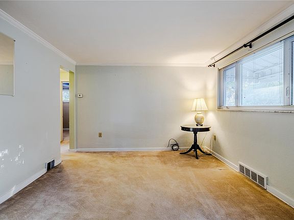 2nd image of 5583 Clarene Dr