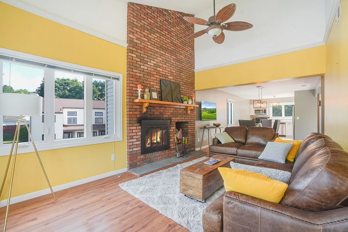 1 bed, 1.0 bath, 920 sqft, $2,300 — Photo 3