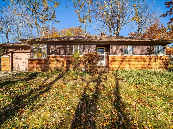 131 E 286th St, Willowick, OH 44095
