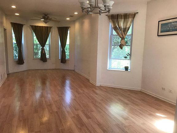 2nd image of 1640 N Saint Louis Ave #3