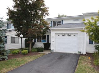 110 Sandpiper Ln, New Windsor, NY 12553