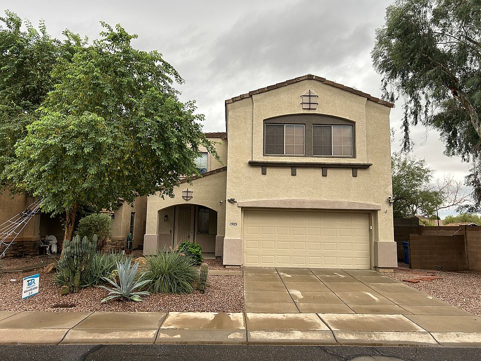1st image of 1905 E Village Dr
