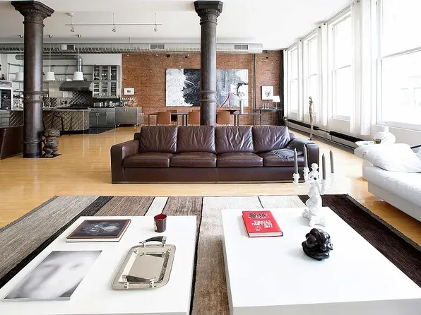 112 Prince Street image 1 of 9