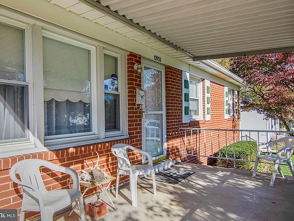 4th image of 13933 Mathews Dr