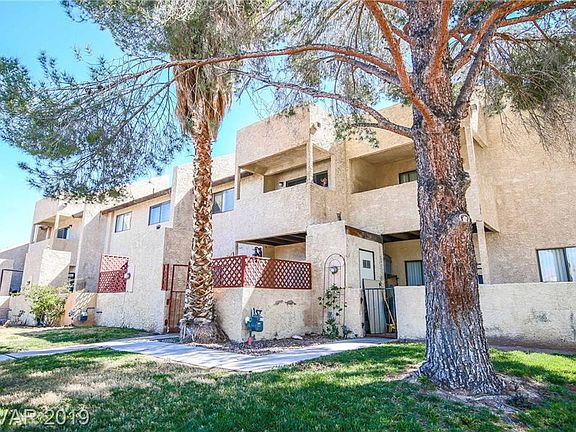 2nd image of 3915 S Torrey Pines Dr