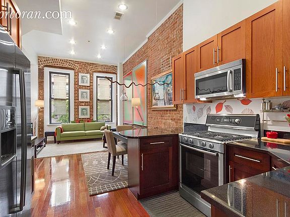 3rd image of 30 W 126th St #2