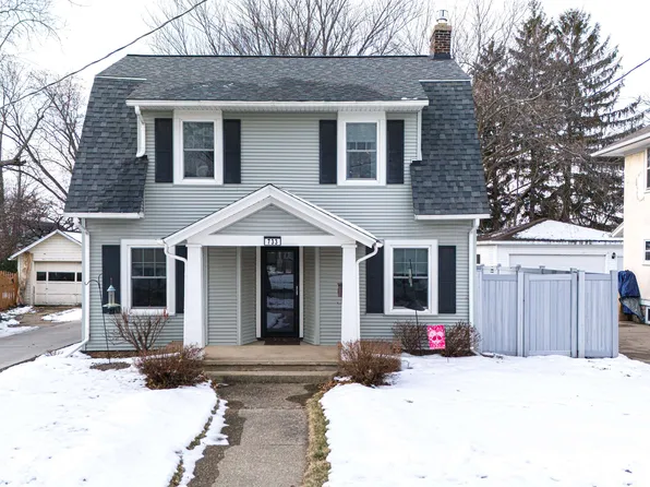 733 Eisenhower Ave, Janesville, WI 53545