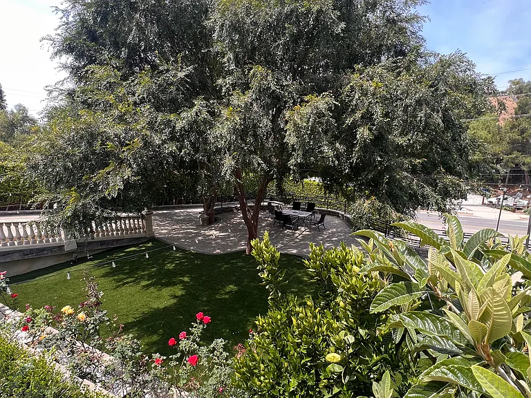 10074 Sunland Blvd — Photo 13