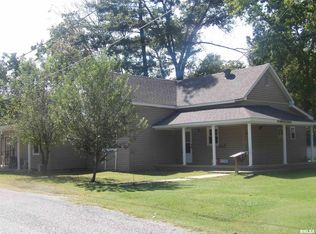 404 W Webster St, Benton, IL 62812