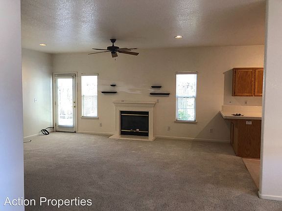4th image of 2685 Clay St