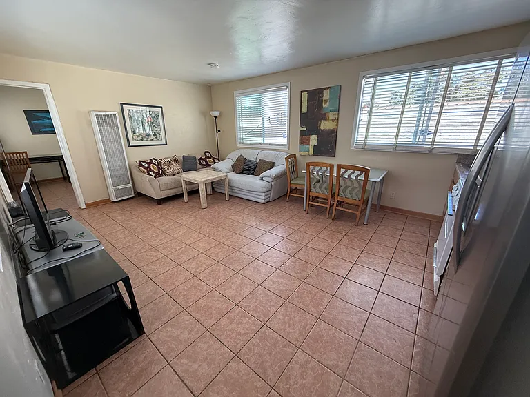 5809 Lindo Paseo #4 — Photo 4