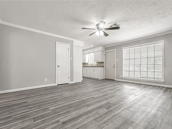 3rd image of 1403 Caudill St