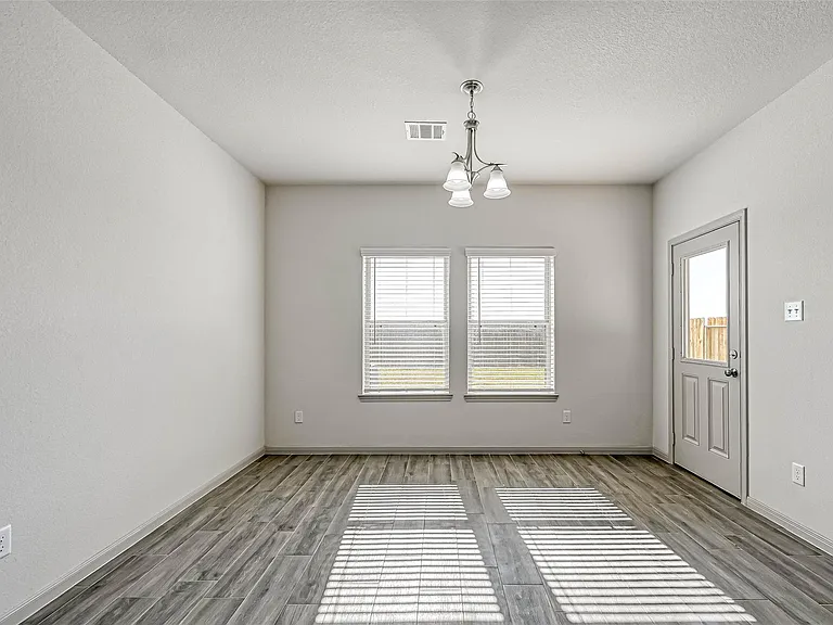 7910 Cypress Country Dr — Photo 21