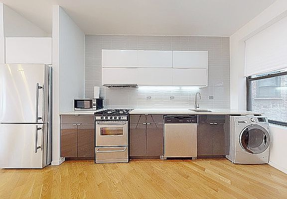 3rd image of 137 Mac Donough St #2Q