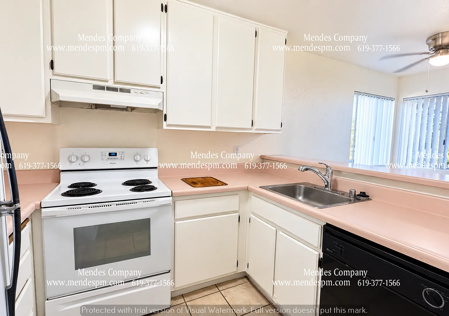 Lakeside Courtyard Apartments — Photo 3