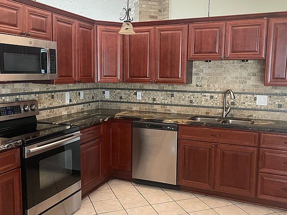5th image of 13302 Pecan Oak Dr