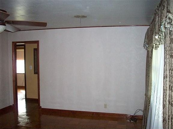 4th image of 1234 Neches Ave