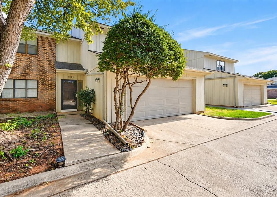 1st image of 1009 Mockingbird Ln