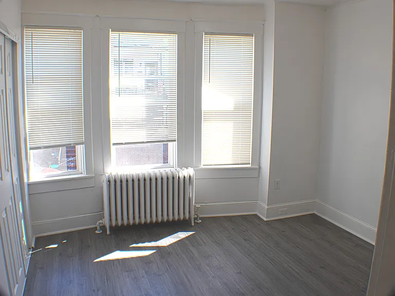 426 Adams St — Photo 8