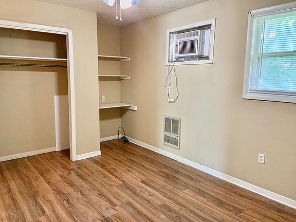 4th image of 1760 Holly Dr