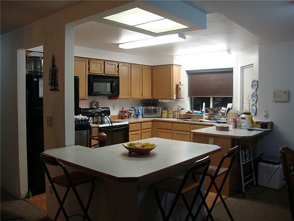 3rd image of 27330 Country Pl NW