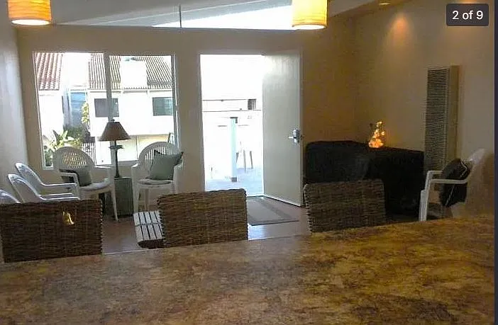364 Rossmore Dr — Photo 3