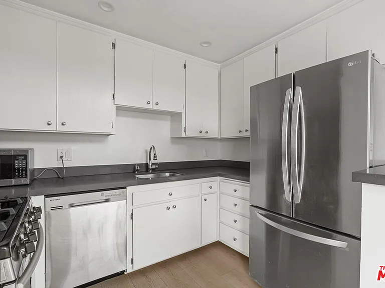 10 19th Ave #7 — Photo 10