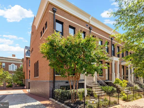 412 13th St SE, Washington, DC 20003