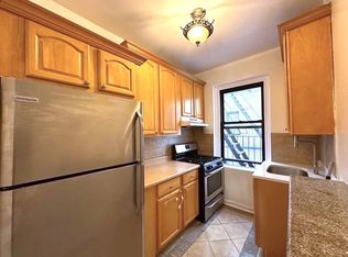21-57 33rd St #1D, Astoria, NY 11105