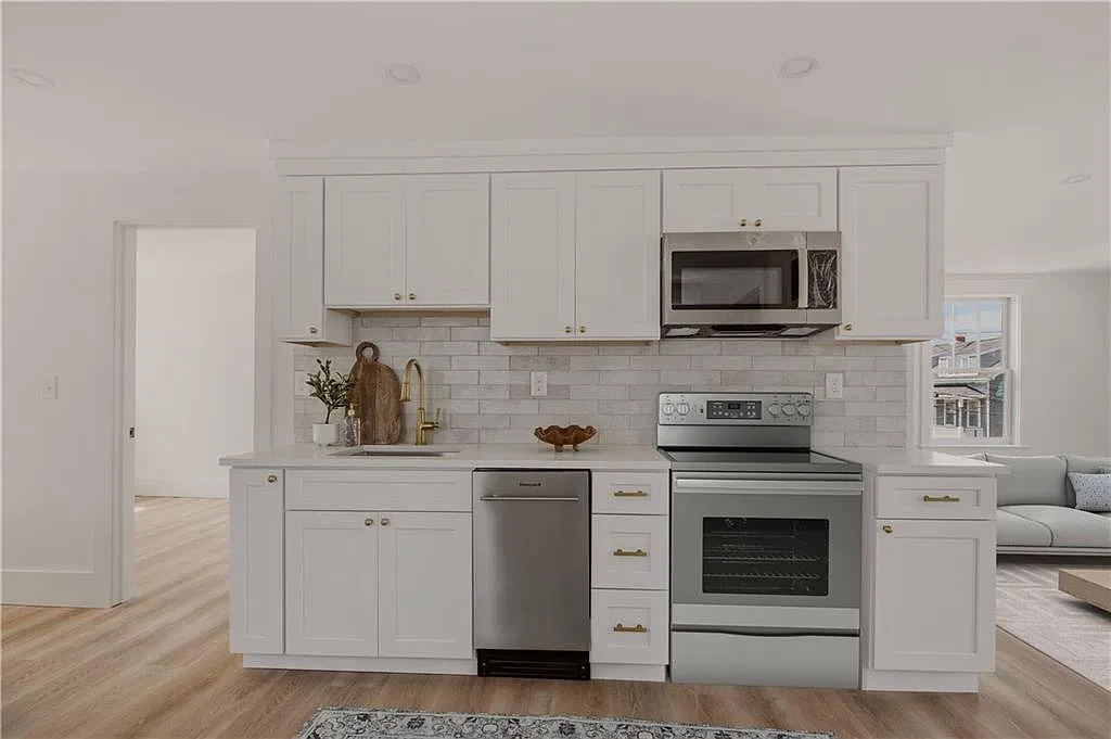 2 bed, 1.0 bath, 1354 sqft, $3,800 — Photo 1