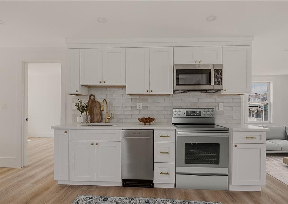 1st image of 17 Dearborn St #2